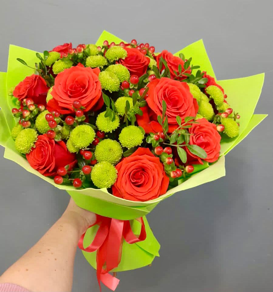 Букет цветов из: Хризантемы и Розы в Котласе