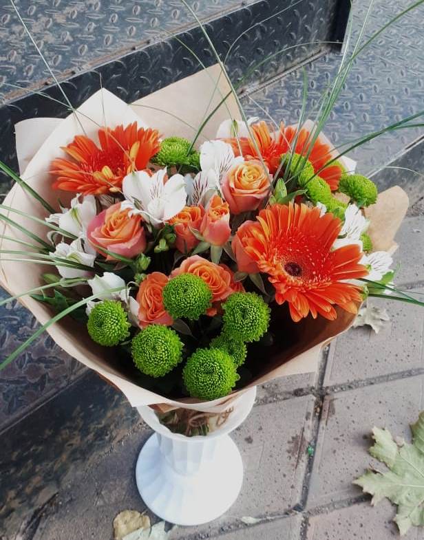 Букет цветов из: Герберы, Хризантемы, Альстромерии и Розы в Котласе
