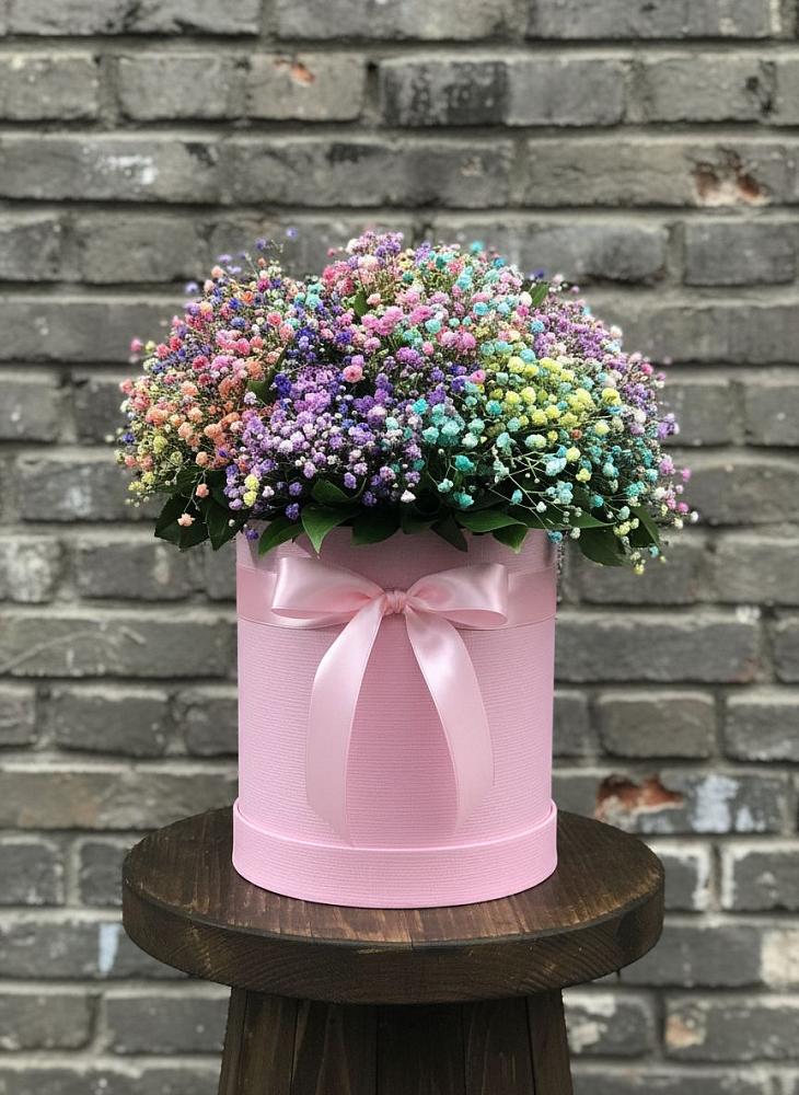 Цветочная композиция из Гипсофила и Розы в шляпной коробке в Котласе