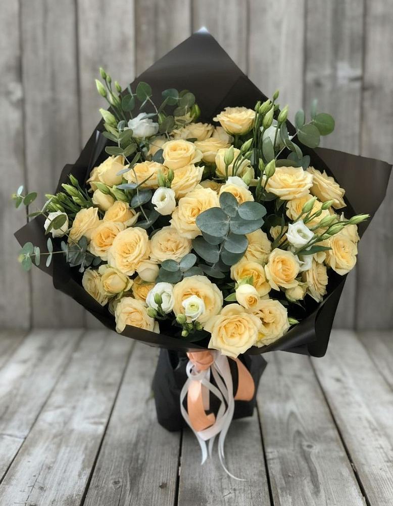 Букет цветов из: Розы и Лизиантусы в Котласе