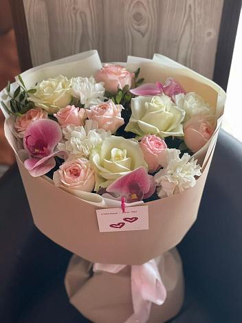 Букет цветов из: Орхидеи, Розы и Гвоздики в Котласе
