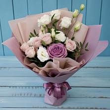 Букет цветов из:  Розы и Лизиантусы в Котласе