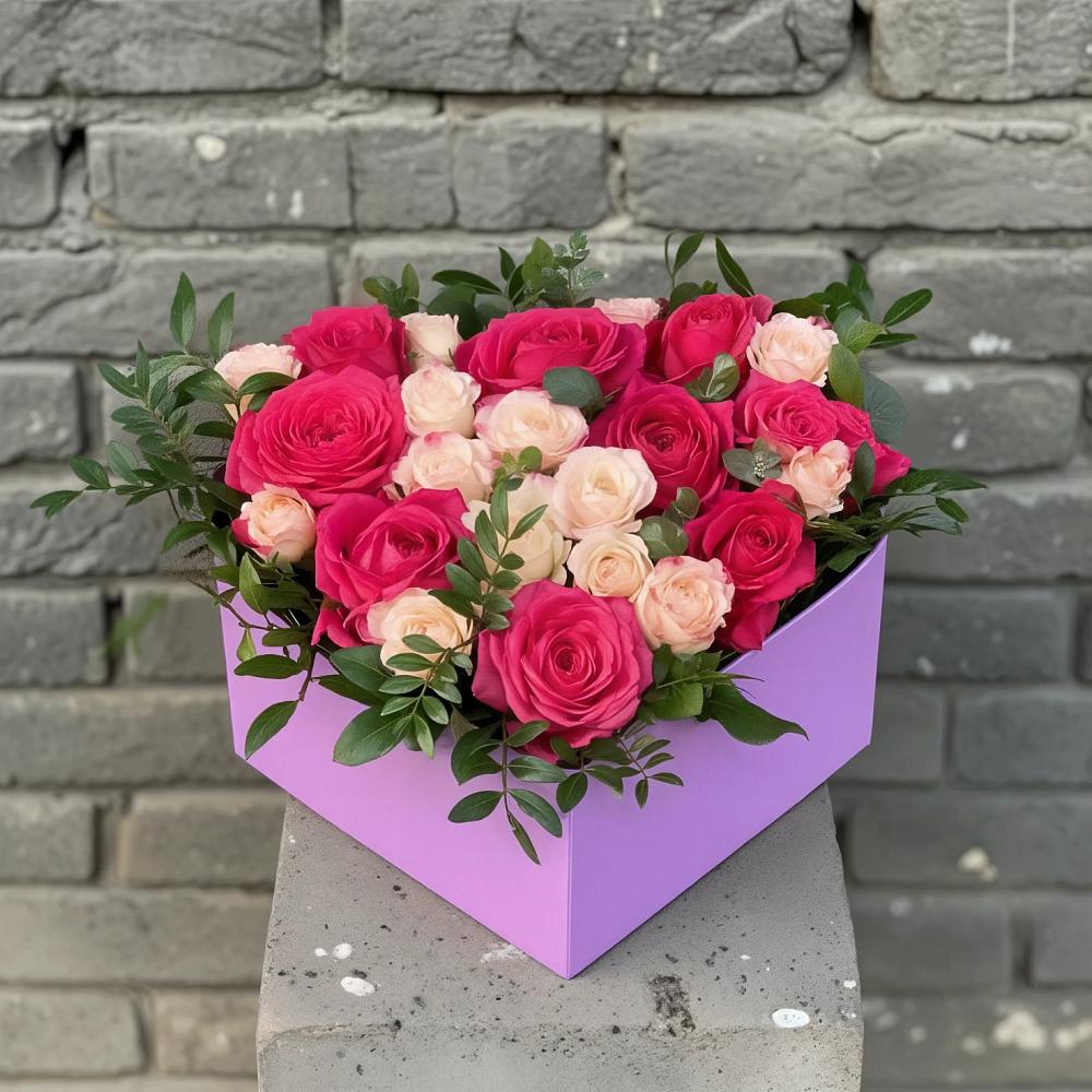 Цветочная композиция из Розы в коробке в Котласе