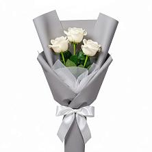 Букет 3 белые розы в Котласе