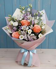 Букет цветов из:  Лизиантусы, Розы, Альстромерии и Гипсофила в Котласе