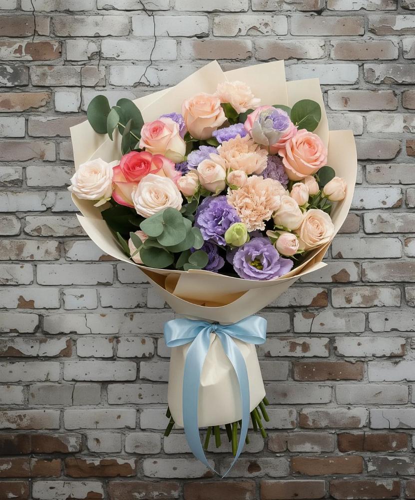 Букет цветов из: Розы, Лизиантусы и Гвоздики в Котласе