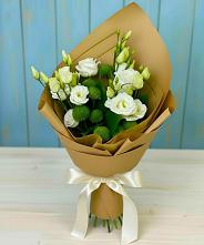 Букет цветов из:  Хризантемы и Лизиантусы в Котласе