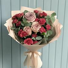Букет цветов из:  Гвоздики и Розы в Котласе