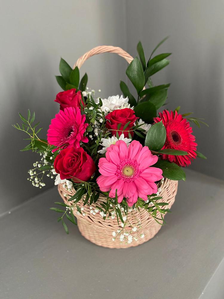 Цветочная композиция из Розы, Хризантемы и Герберы в корзине в Котласе